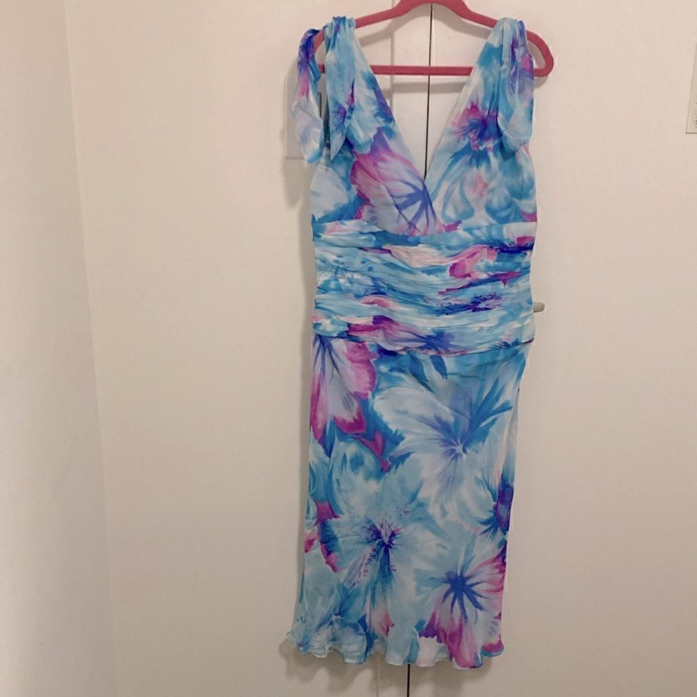 Melinda Eng Floral Printed Sleeveless Dress in Blue/Purple. Sample Size Small.